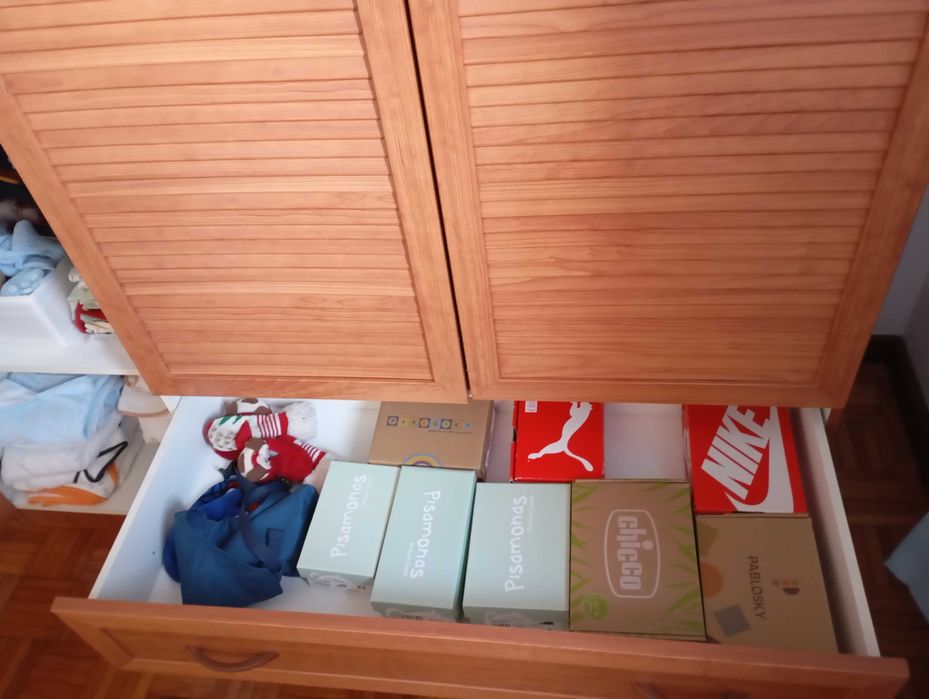 Vendo roupeiro 3 portas