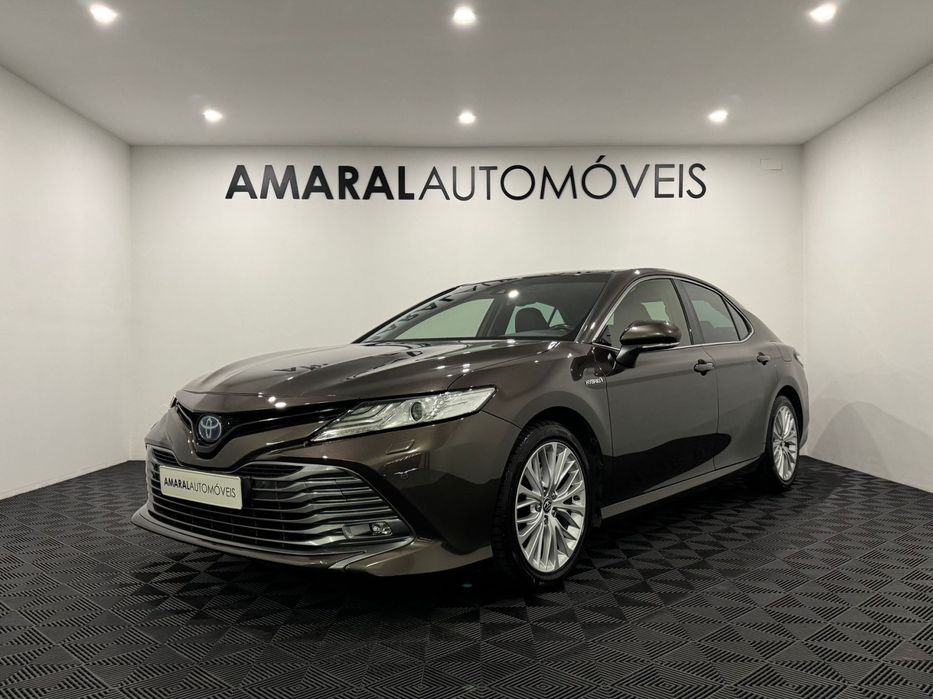 Toyota Camry 2.5 Hybrid Luxury
