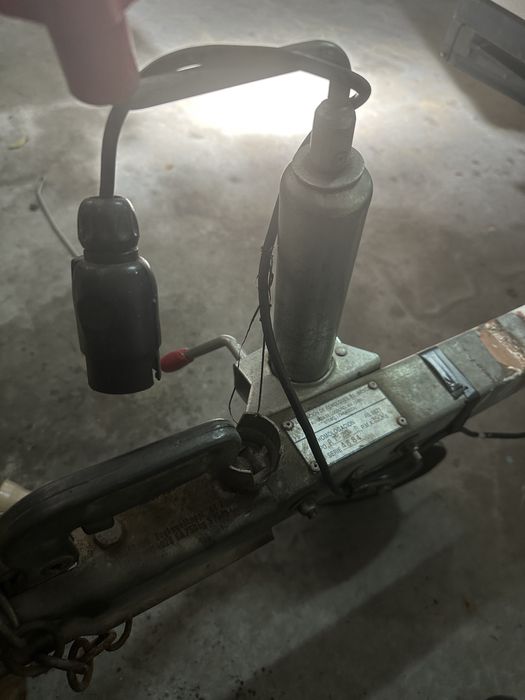 Atrelado Reboque de Carga Inesca Monaco com Grades de Tejadilho