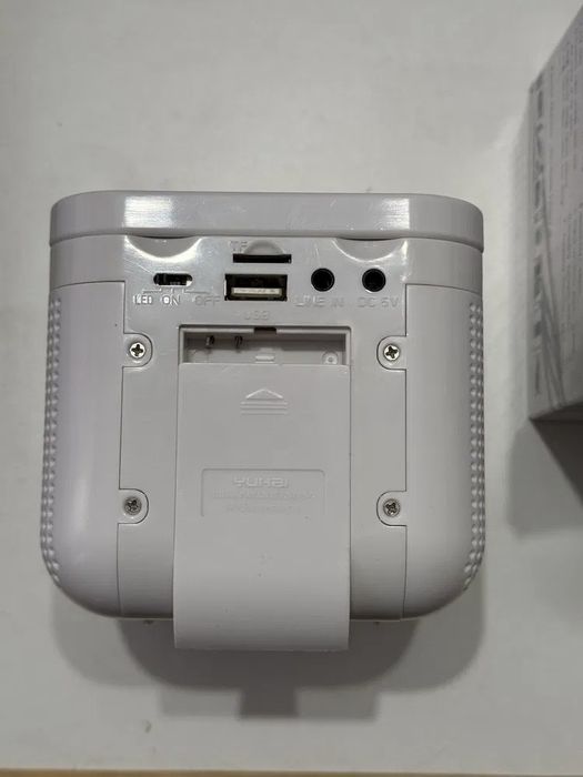 2 szt Radio odtwarzacz na USB do IPhone 4 z podświetleniem