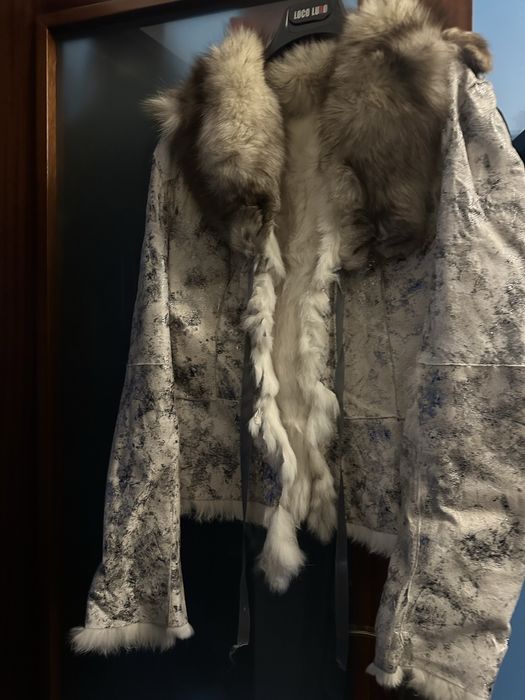 Casaco pelo de coelho com gola de raposa