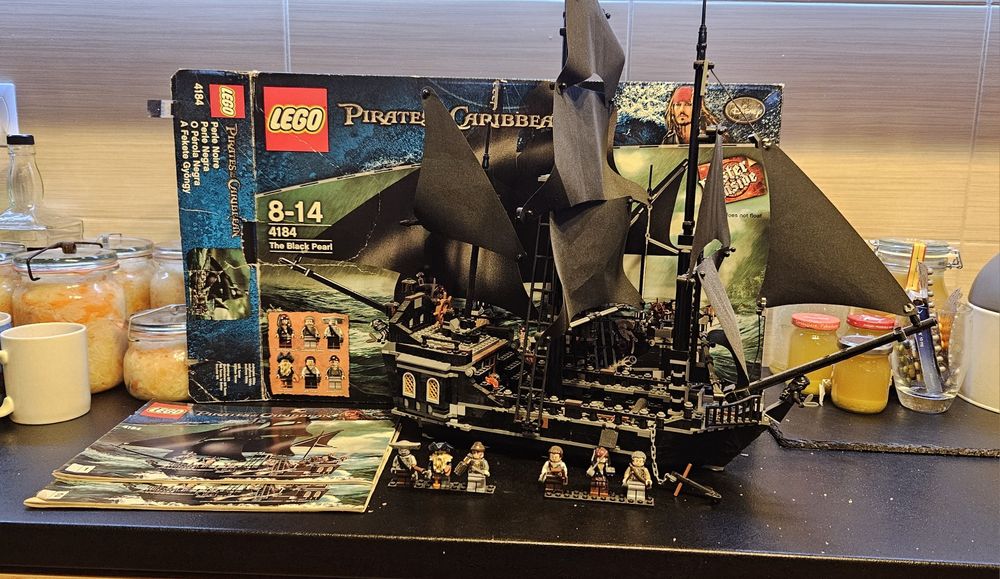 Lego piraci z karaibów 4184 black pearl 2011