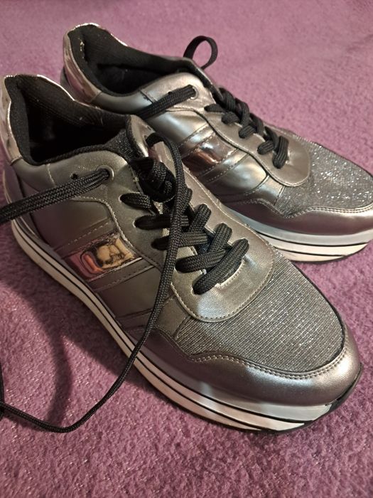 Buty casual srebrne