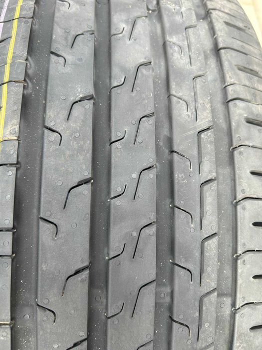 Шини 215/55 R17 94V Continental Eco Contact 6