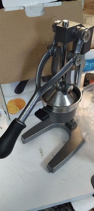 Wyciskarka żeliwna do cytrusów  I pomarańczowy