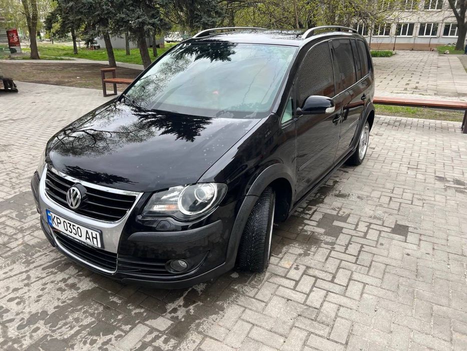 Volkswagen Touran Cross