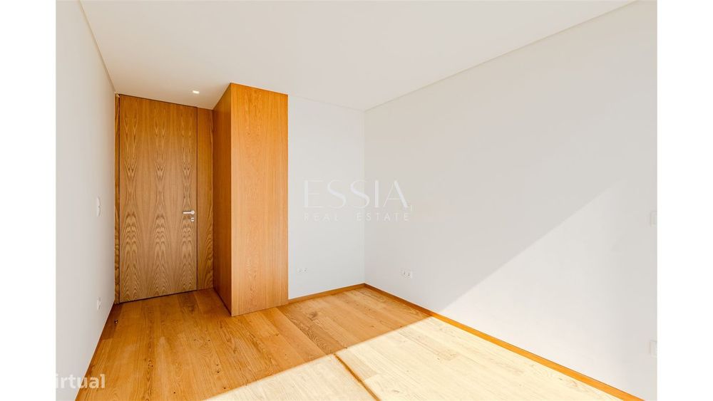 Apartamento T2 com Varanda e Garagem no Douro 39
