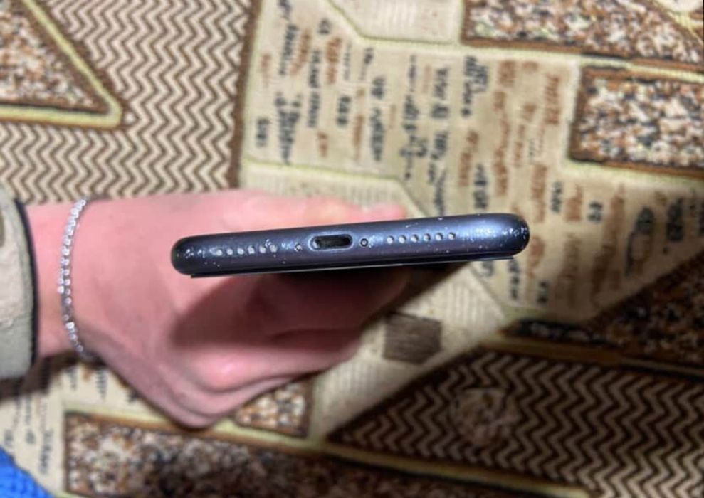 Продам iPhone 11