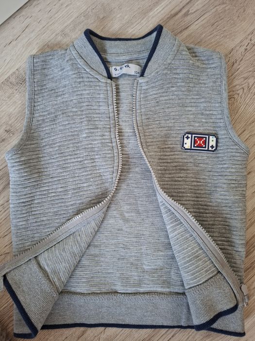 Kamizelka szara, 104