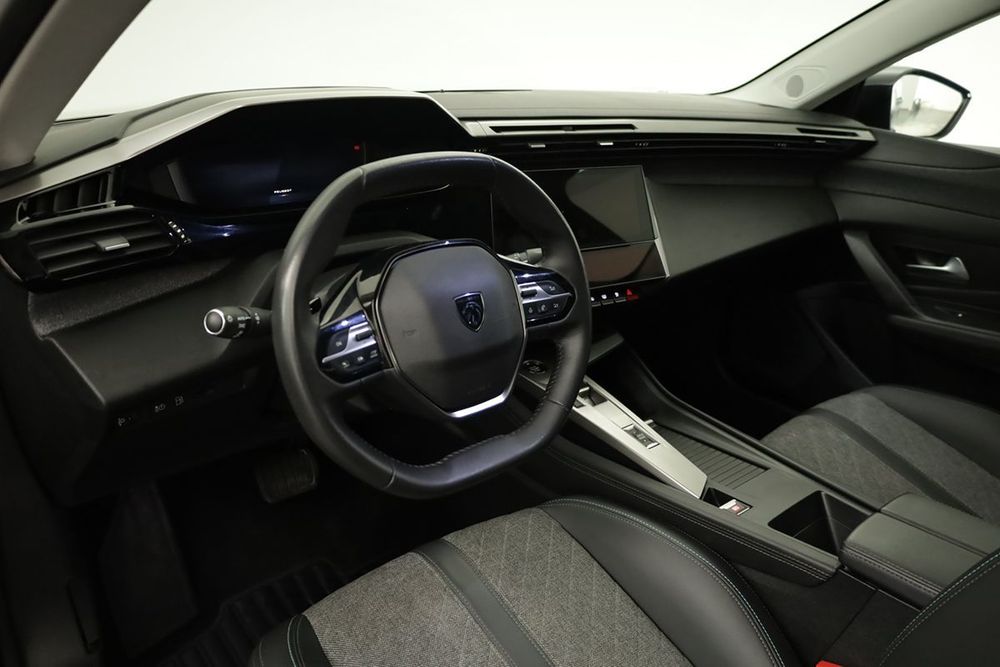 Peugeot 408 1.6 Hybrid Allure e-EAT8