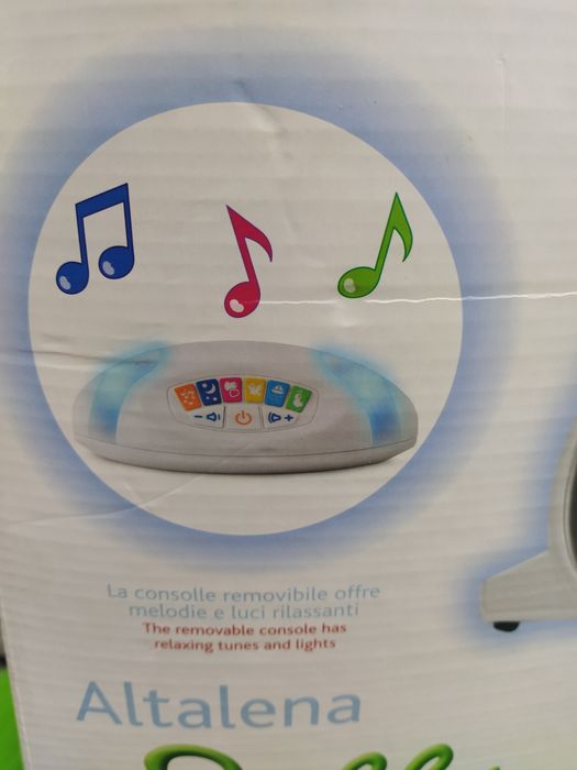 Vendo cadeira Chicco de baloiço eléctrica pouco uso  nova na caixa.