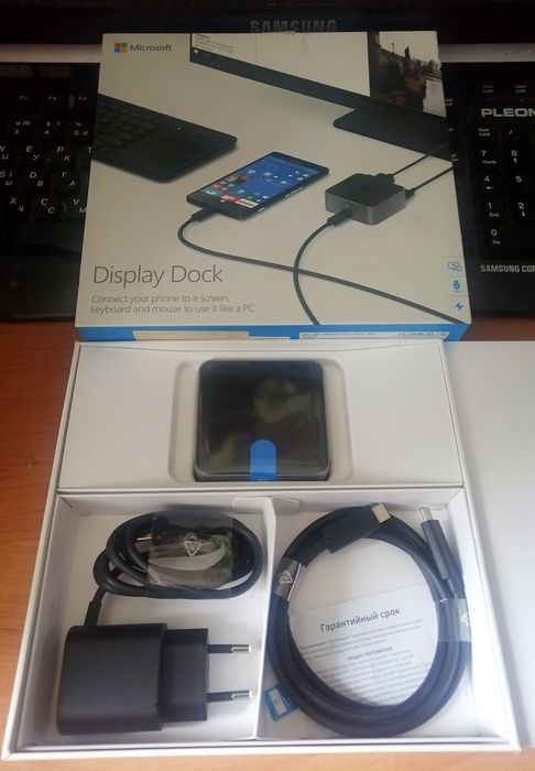 Microsoft dock station! Полный комплект! Без телефона!