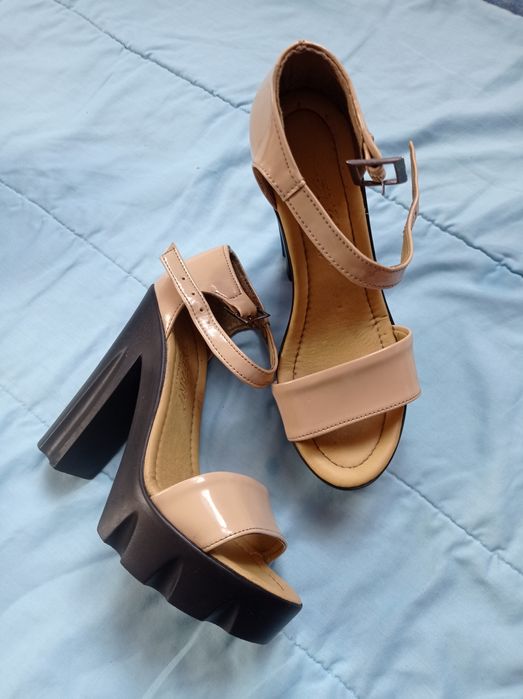 Стильні босоніжки 36 р.