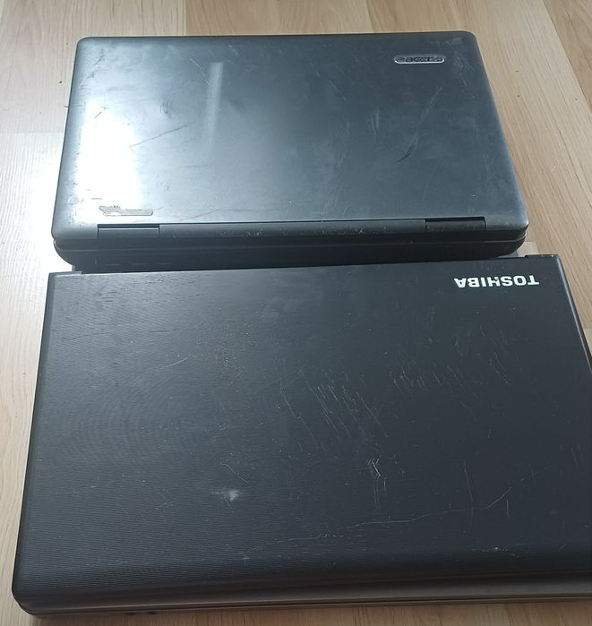 Złom komputerowy laptop 5 sztuki HP Toshiba Acer