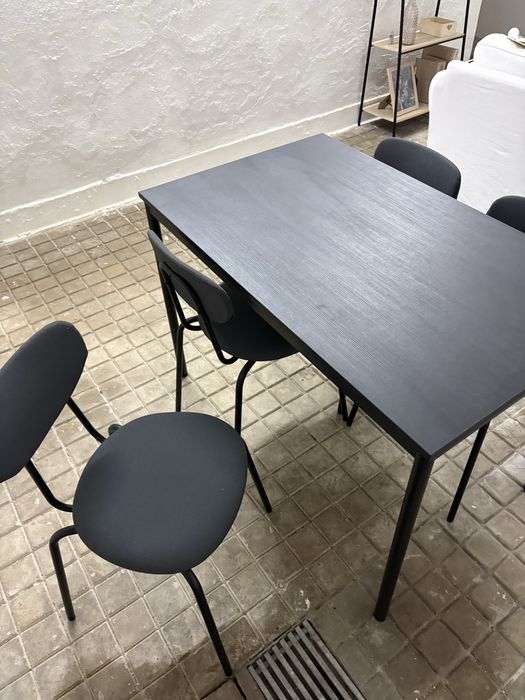 mesa com 4 cadeiras ikea preta