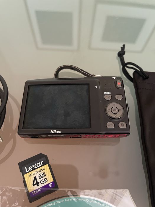 Nikon Coolpix S3100 Vermelha 14MP - Kit Completo com Cartão 4GB e Acessórios