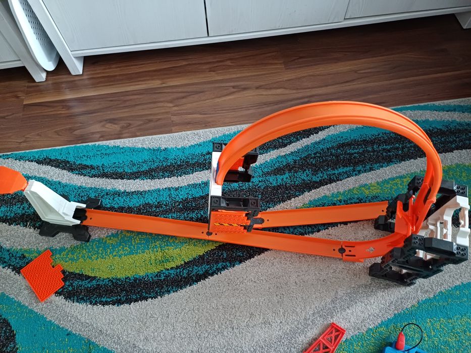 Hot wheels , zestawy resoraki , monster truck