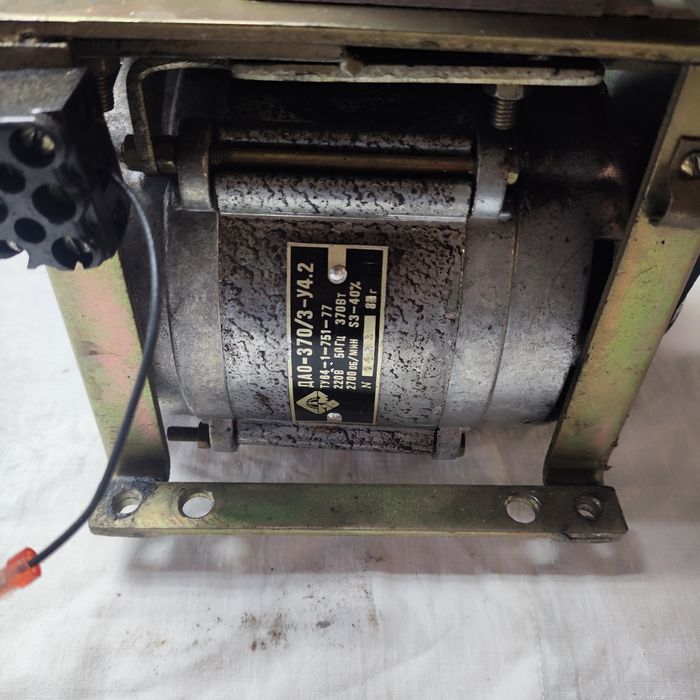 Компресор чотирьох ціліндровий.