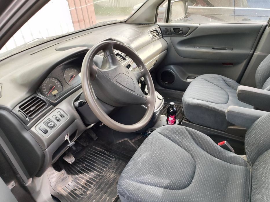 Mitsubishi space wagon