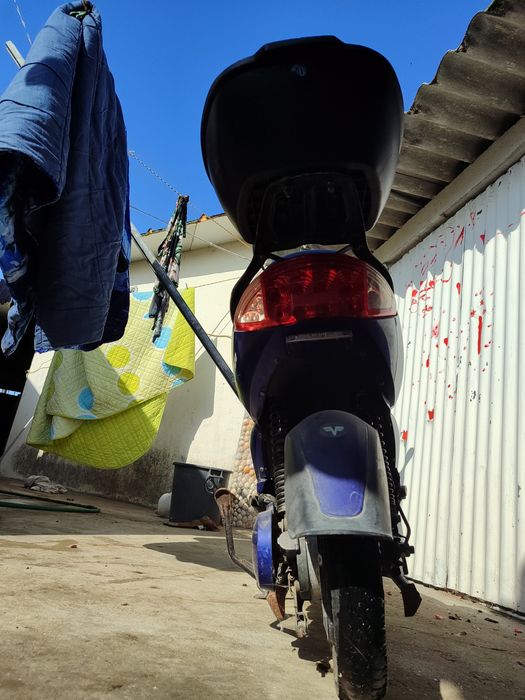 Scooter Elétrica Voltrish Lisbon TX20 (Para Peças ou Reparação)