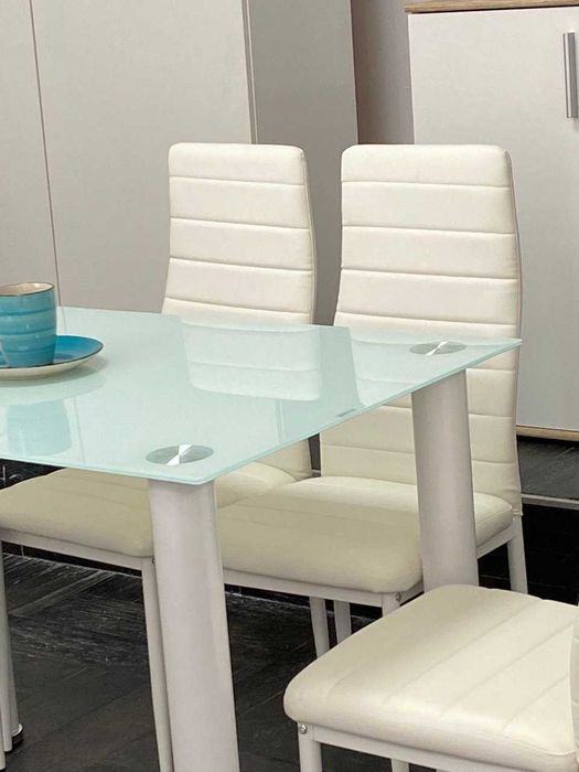 Mesa de vidro com 4 cadeiras - preço acessível e envio  grátis