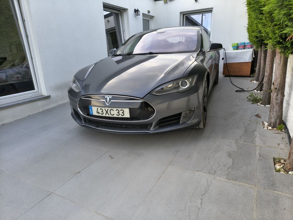 Tesla S85 100% elétrico