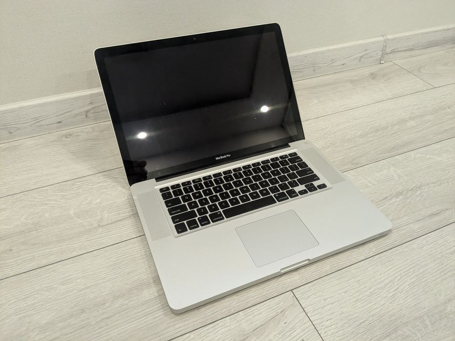 Apple Macbook Pro 15 4/128гб SSD 2.53ггц mid 2009 MC118LL/A