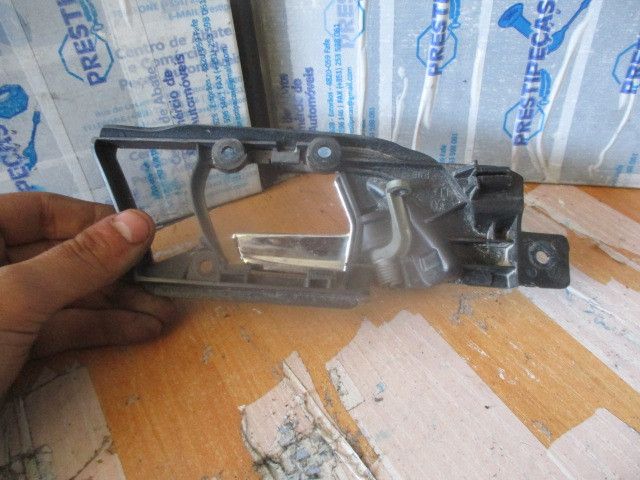 Puxador interior porta trás esquerdo VOLKSWAGEN Polo (9N)