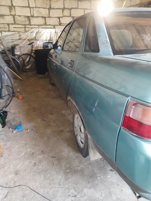 Продаж VAZ 2110.