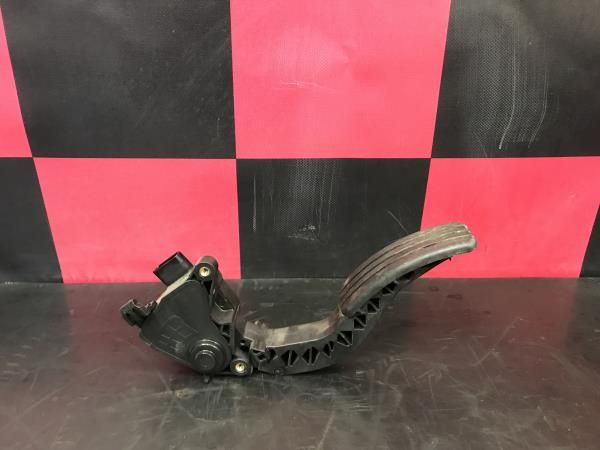 Pedal do acelerador RENAULT Trafic III (FG_)
