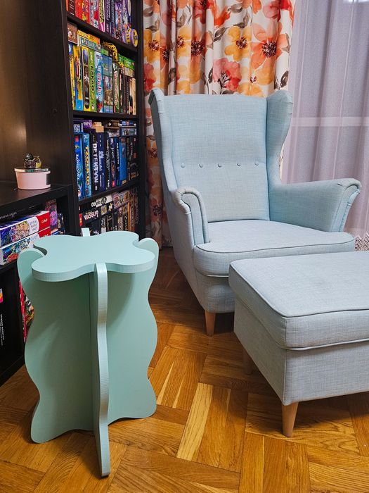 Zestaw (fotel uszak IKEA, podnóżek, stolik kawowy)