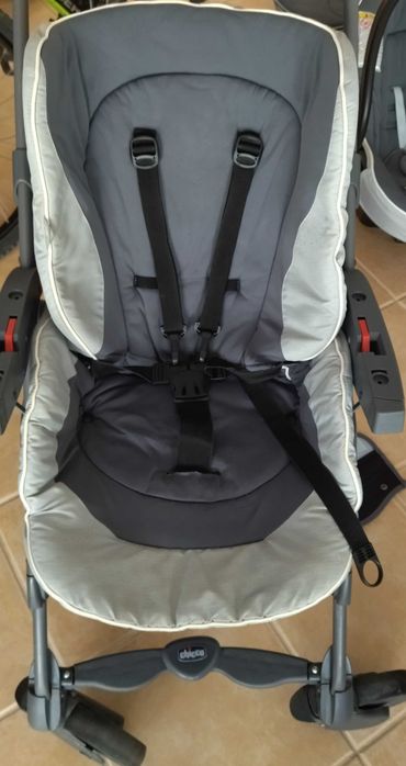 Vendo carrinho de bebe + cadeiras auto