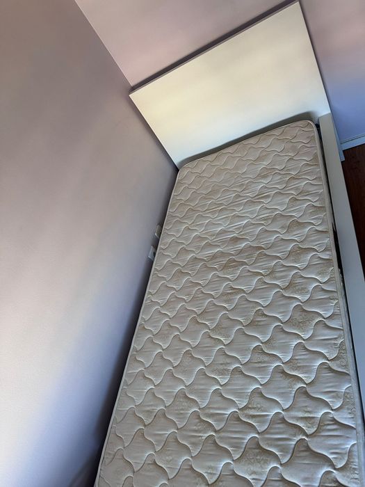 Cama solteiro como nova