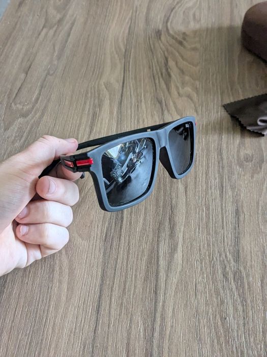 Солнцезащитные очки Prada