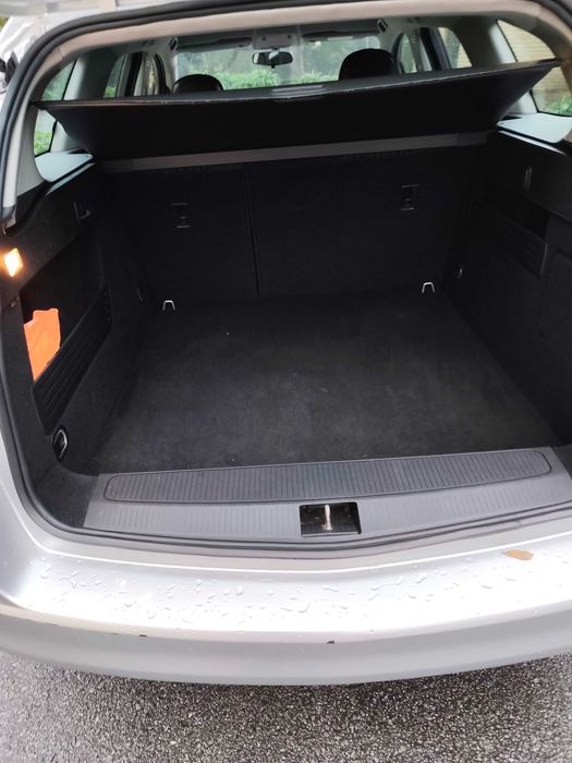 Opel astra J Sports Tourer 2012