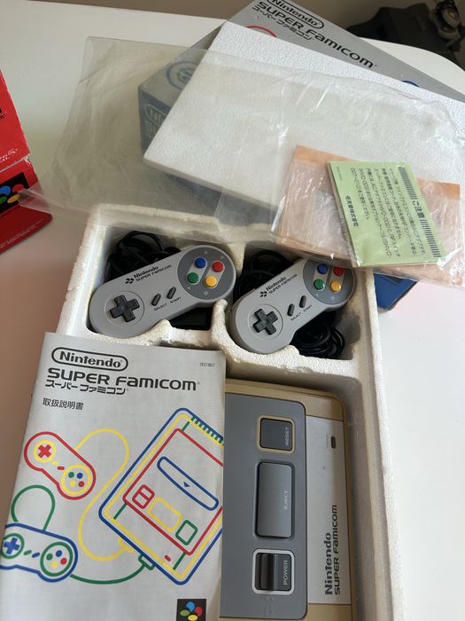 Super nintendo w pudełku