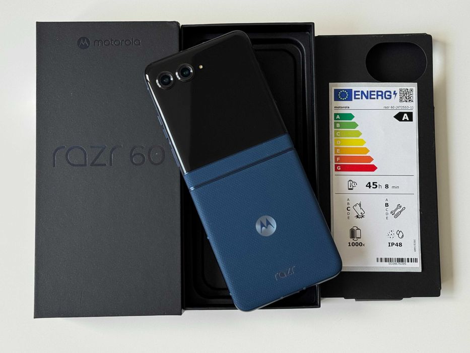 Новий Motorola Razr 60 8/256 ГБ