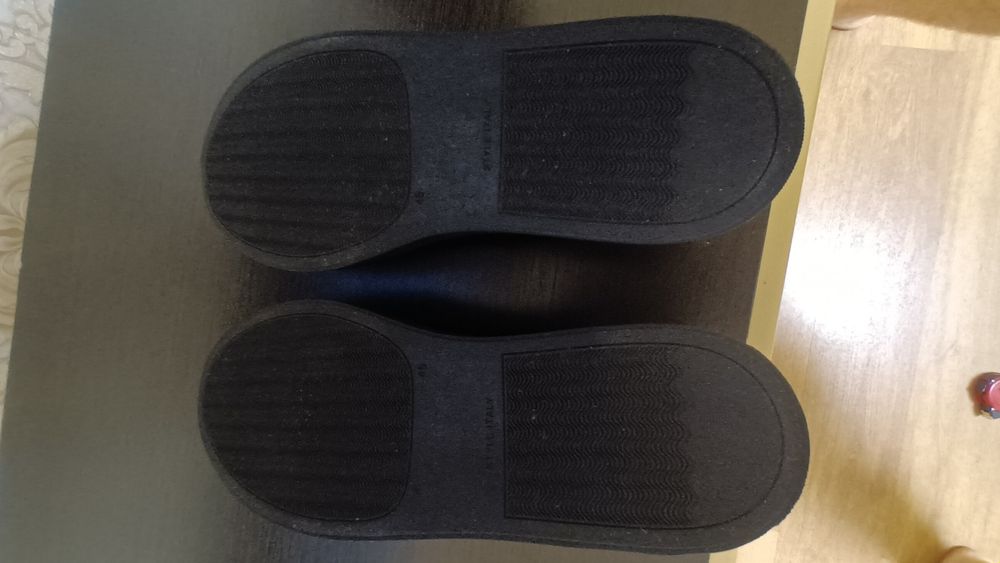 Туфлі чорні  кожані