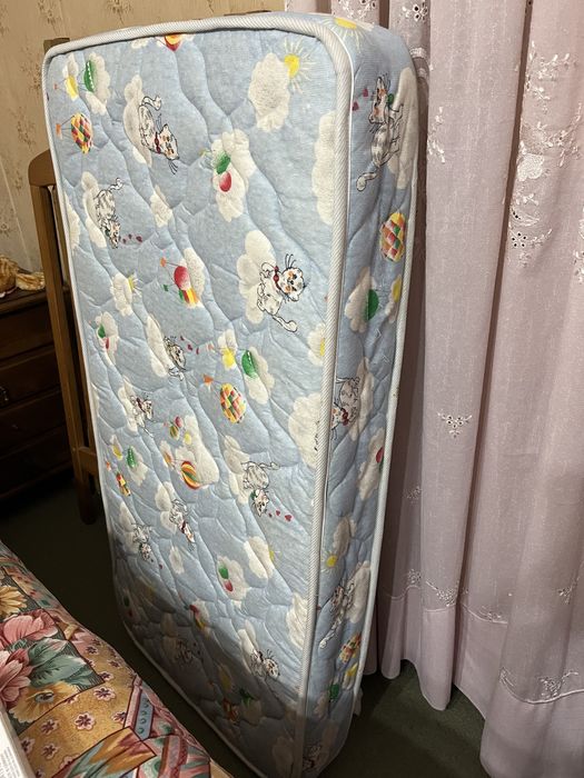 Cama de grades/ berço