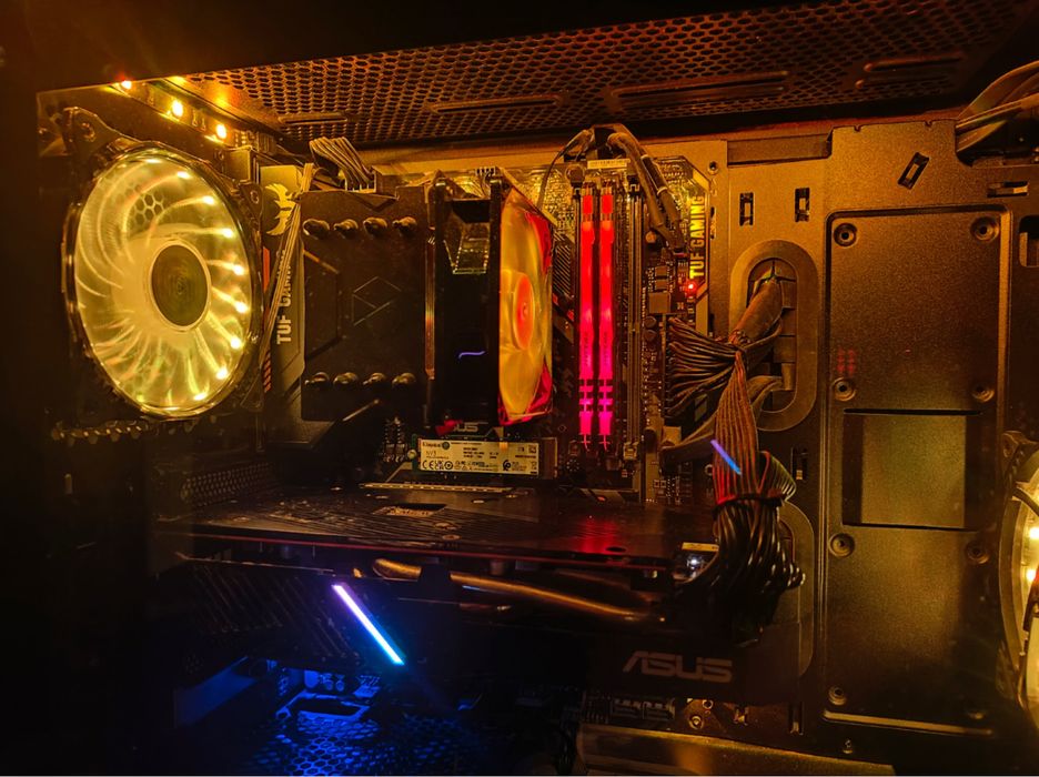 Komputer gamingowy +Monitor Gaming PC intel i5, RX 5700, 1TB SSD, WiFi