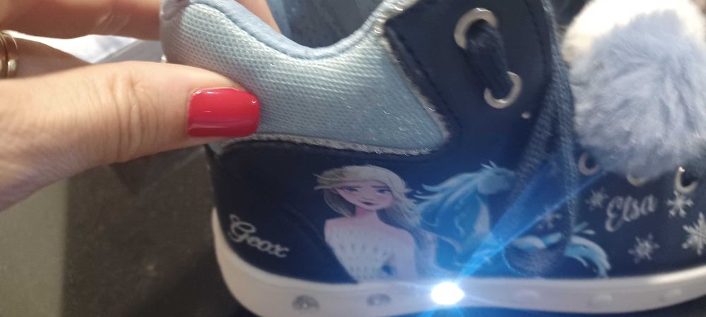 Sapatilhas de menina Geox tamanho 32