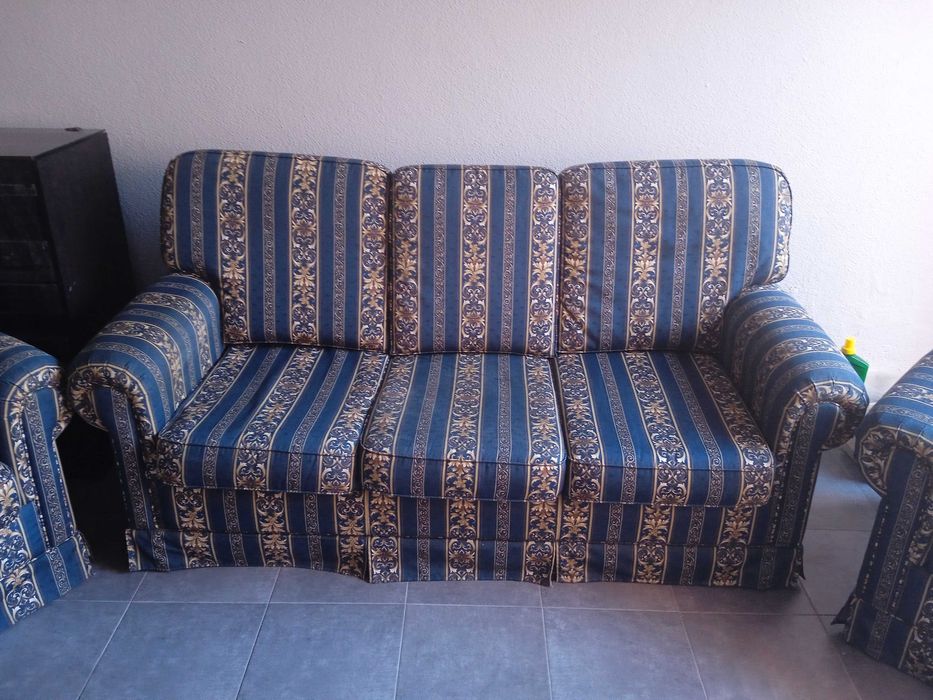 Sofá de 3 lugares com cama + 2 Sofás individuais