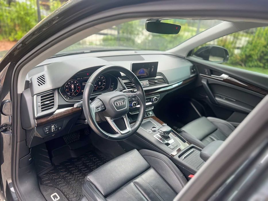 Audi Q5      2020