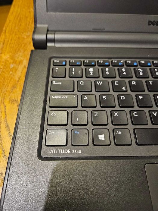 Dell Latitude 3340, 13,3 cala, 8GB ram, i5-4200U, SSD 500GB + torba