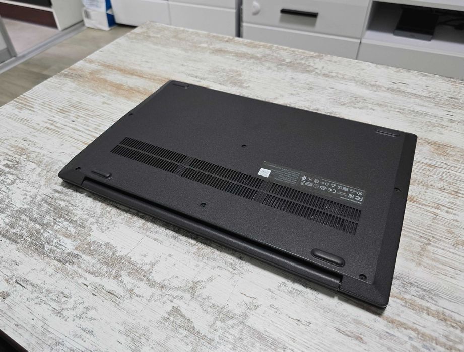 Игровой Lenovo 15.6"FullHD (Core i3 8gen/Nvidia MX110/SSD 256GB+500GB)