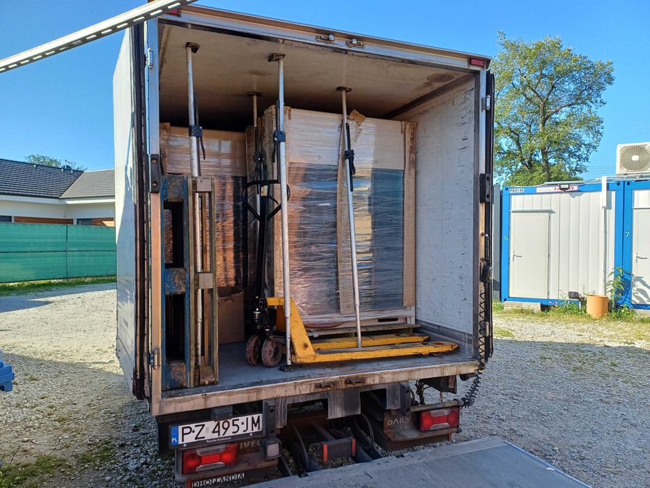 Usługi transportowe bus z windą Poznań Przewóz palet maszyn rzeczy