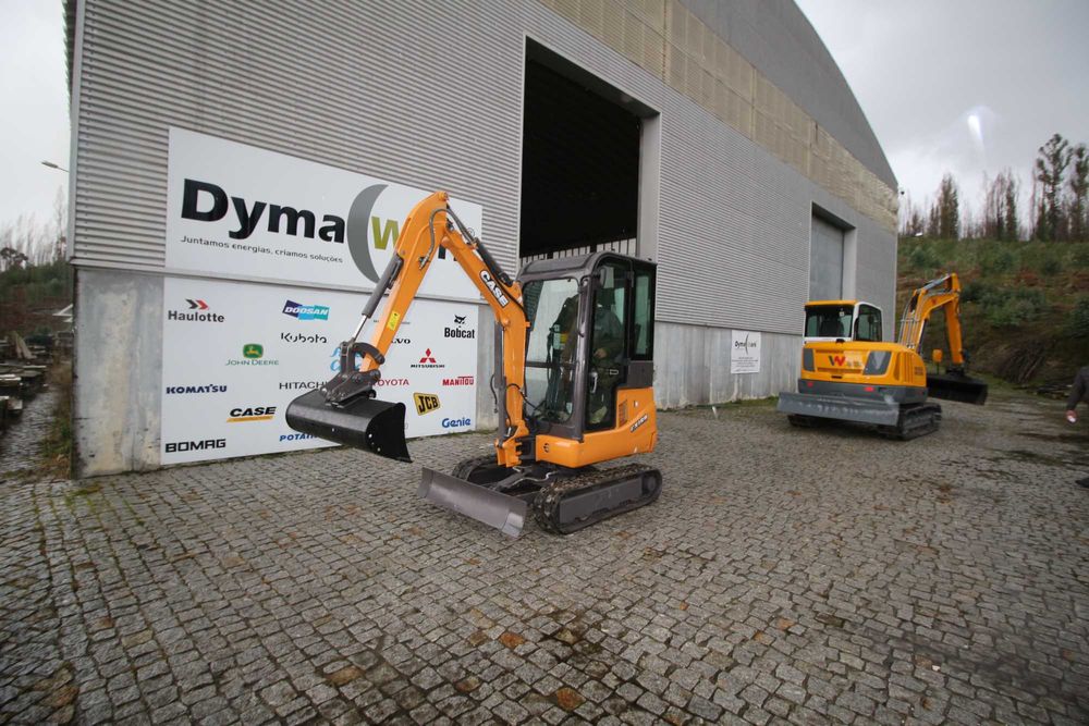 Minigiratória CASE CX 18 B com Martelo