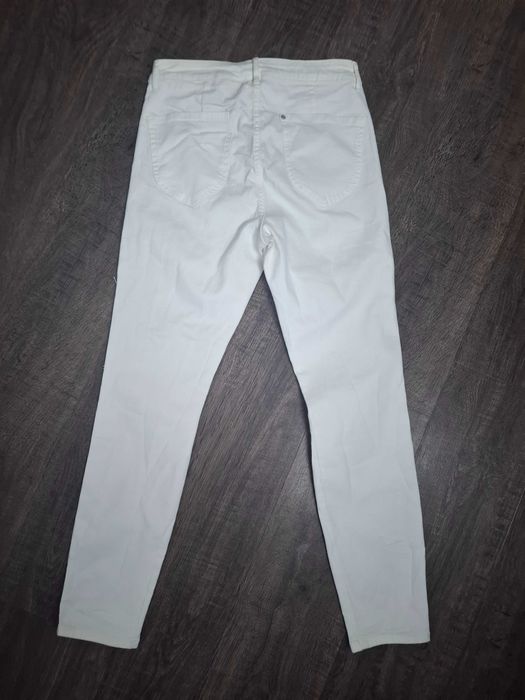 Białe jeansy damskie XS 165 (383)