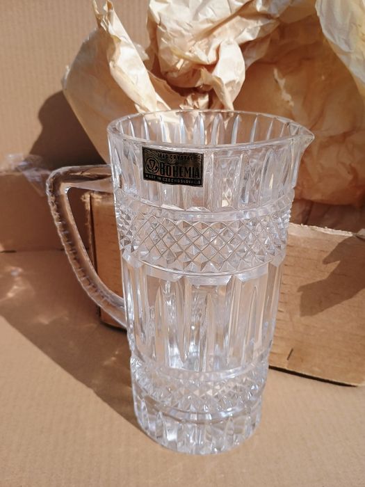 Посуд зі ска та кришталю