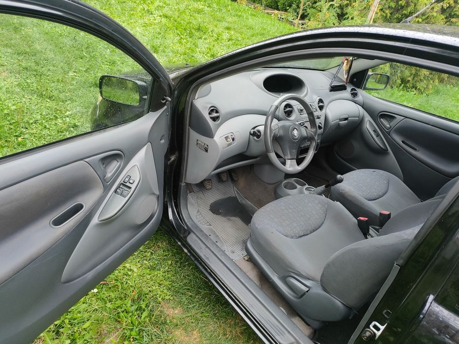 Toyota Yaris 1,4 d4d 2004 rok